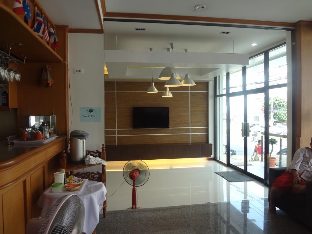 Sleep Tight Hotel Jomtien Beach Exterior photo