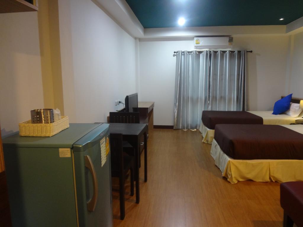 Sleep Tight Hotel Jomtien Beach Exterior photo