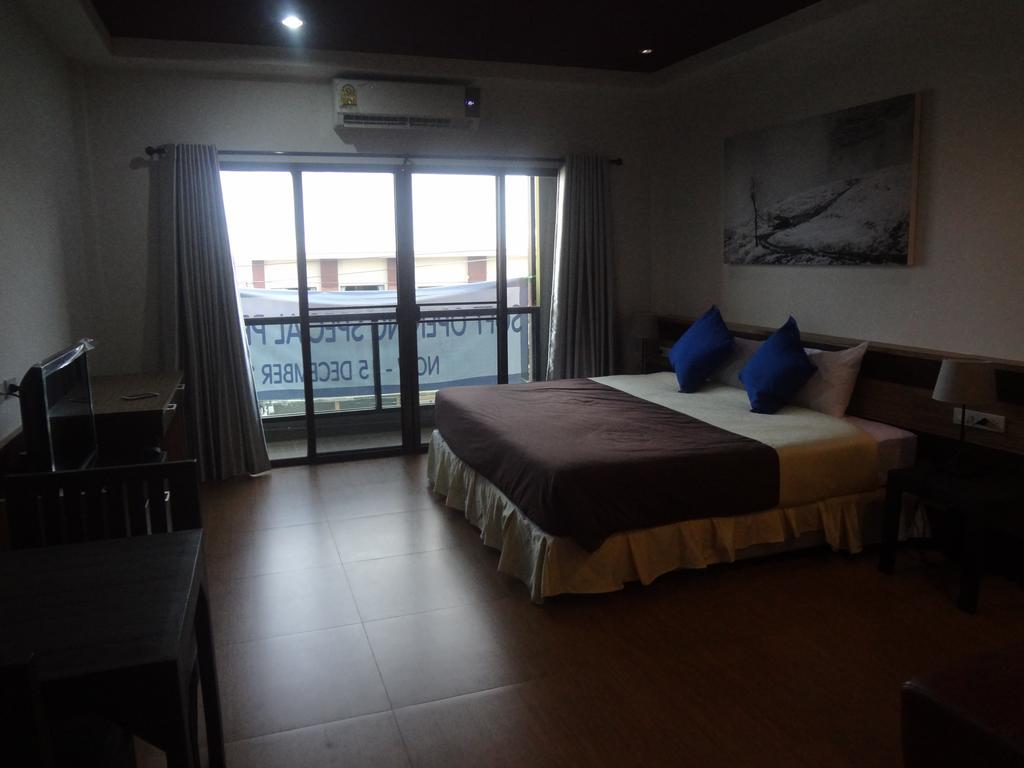 Sleep Tight Hotel Jomtien Beach Exterior photo