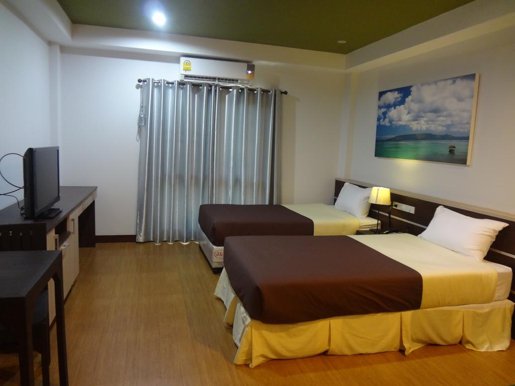 Sleep Tight Hotel Jomtien Beach Exterior photo