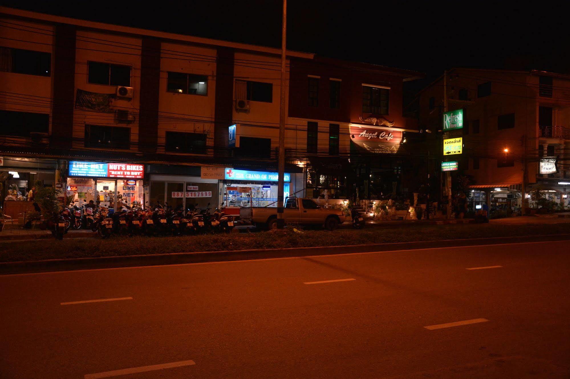 Sleep Tight Hotel Jomtien Beach Exterior photo